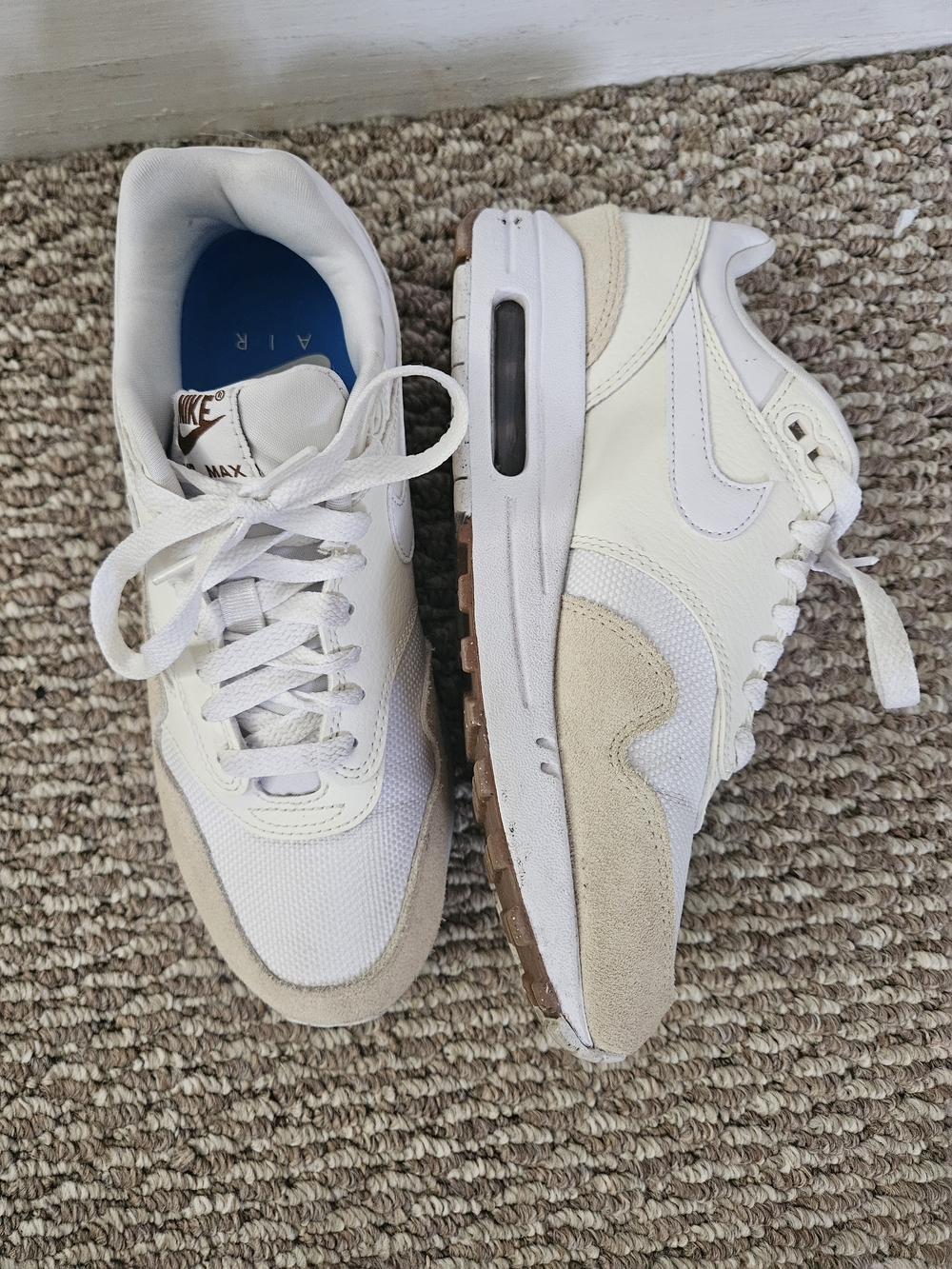 Nike White & Beige Low-Top Sneakers